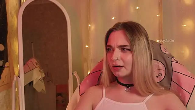 lucylucious webcam