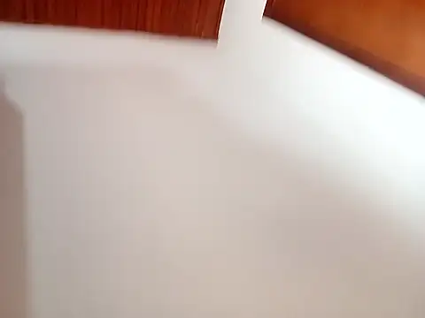 GlamorousBow176 webcam