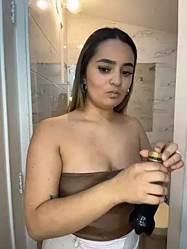 Antonella_Julieta webcam