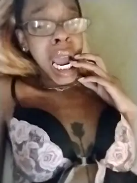 Jasmine_FullsShine webcam