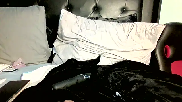 CreamyLeanaXo webcam