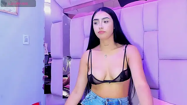 Issabela_Mackey_ webcam