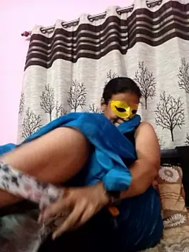 gullapi - Gullapi's free webcam - UK Sex Cams