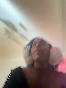 Lunalovesyou8 webcam