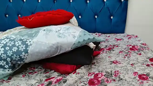 SexyDarkLadyXxx webcam