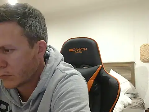 TroyDieselXXX webcam