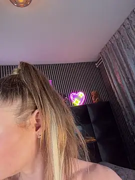 Webcam Model (MilaMaaay)  is live.Free join now!