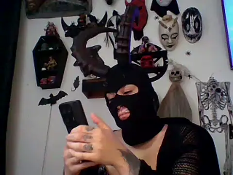 FeticheMacabre webcam