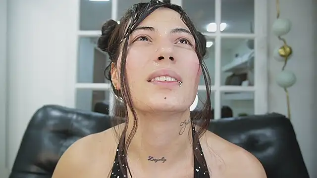 miss_sharlotte18 webcam