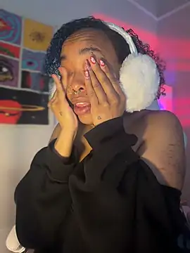 Lunalovesyou8 webcam