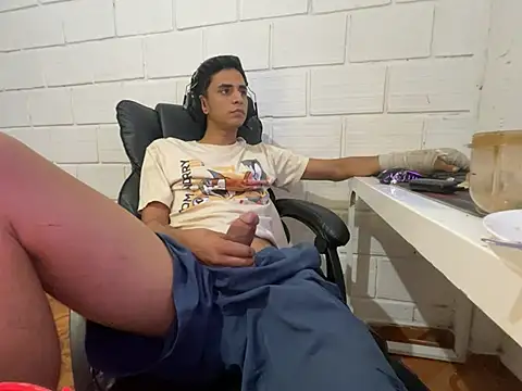 Max_TheHorseDick webcam