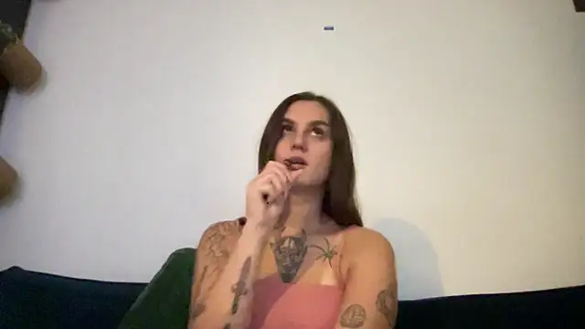 MilaHornyGirl webcam