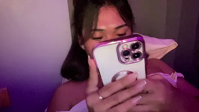 Exotic_alyssa69 webcam