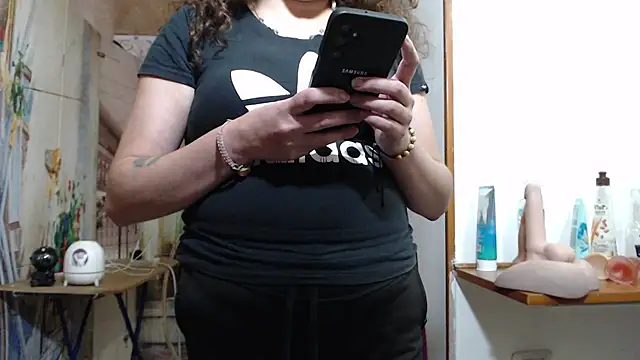 curly_greeneyed webcam