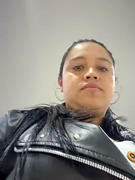 -mia1 - -Mia1's free webcam - UK Sex Cams