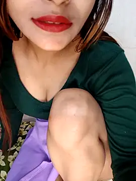 Webcam Model (xpihu)  is live.Free join now!