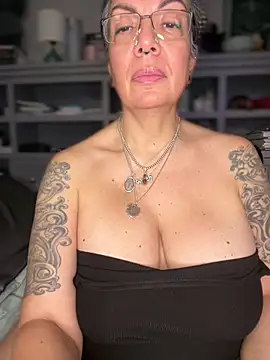 dieseldame1313 webcam