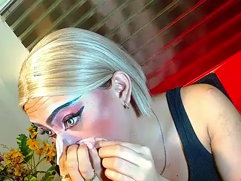 HOLLYWOOD_QUEEN_88 webcam