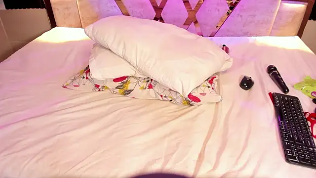 Athenea_Mills webcam