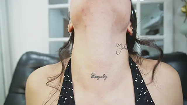 miss_sharlotte18 webcam