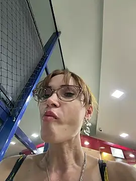 Irresistible24's room