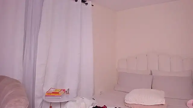 Evely Coelloo (Evely_coelloo)