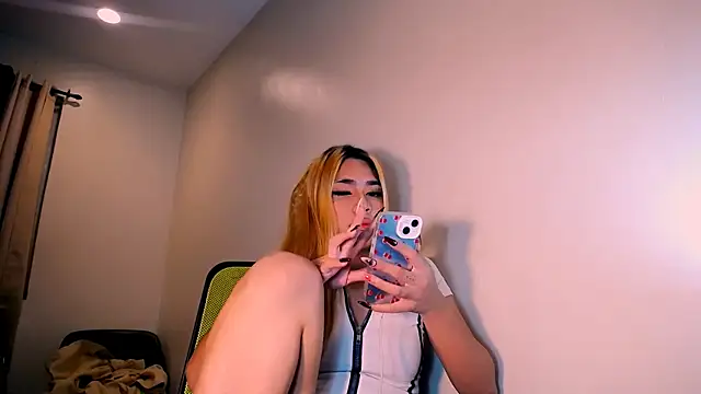 velvetviper06 webcam