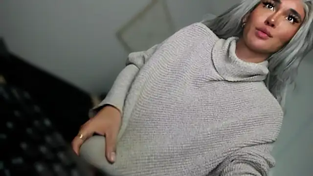 TheQueenNextDoor webcam