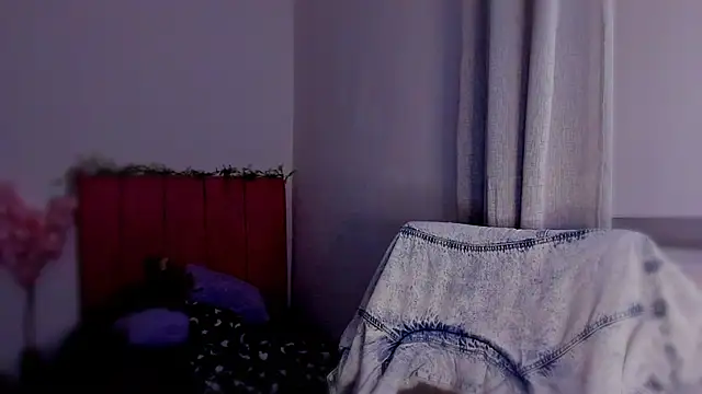 Charlee_pink webcam stripchat model stream image