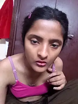 Webcam Model (KittyBby14)  is live.Free join now!