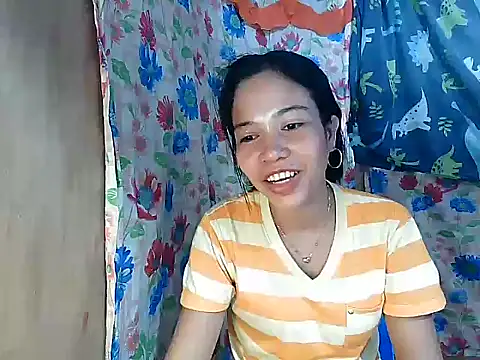 PinaySkinnyGirl webcam