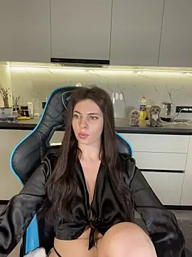 curlylara - CurlyLara's free webcam - UK Sex Cams