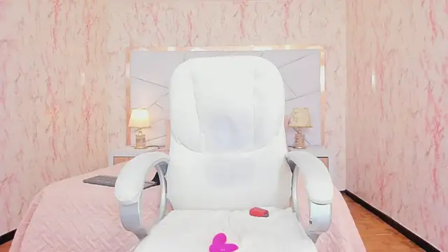 Emily_Whinfre webcam