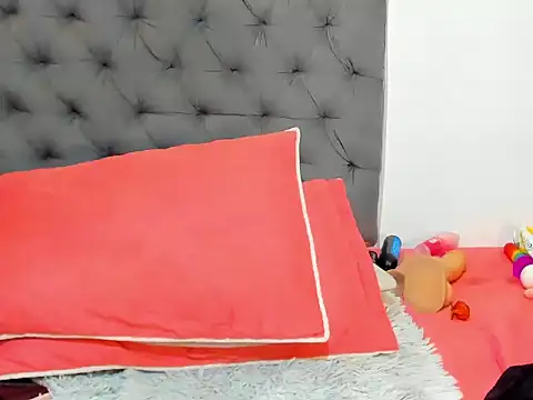 nahiroby_ebony webcam