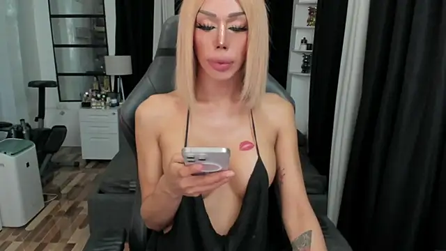 Forever_MissCandace webcam