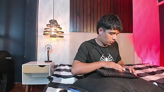 CuteButHarder webcam