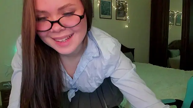 Kira_love_81 webcam