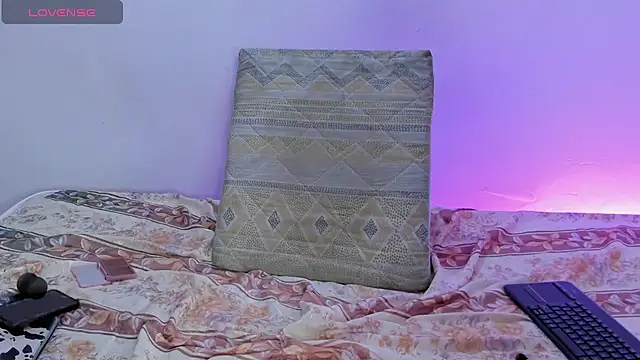 nikki__uwu - Nikki__uwu's free webcam - UK Sex Cams