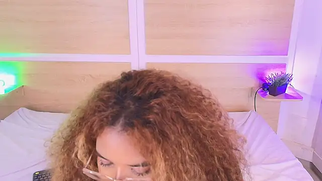 _nickypurple_ webcam