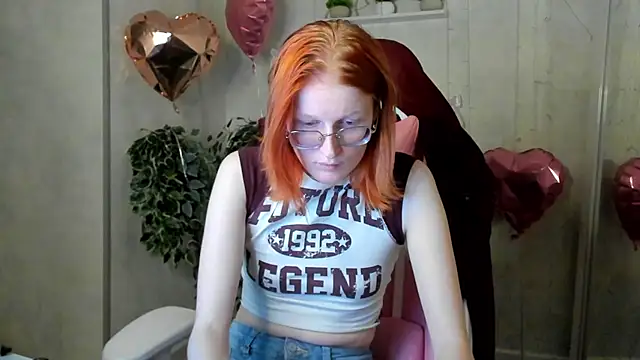 ElizabethHarpper webcam
