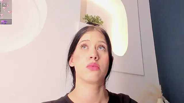 sara__jones_gh webcam