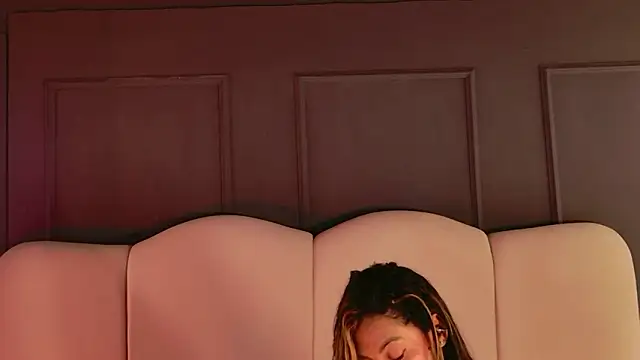 Niicolle_Miller webcam