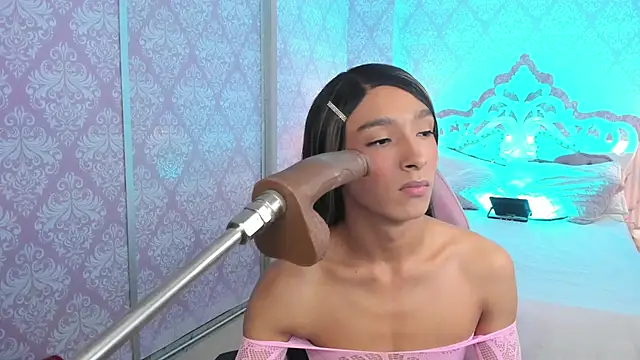 _AdharaSkinny webcam