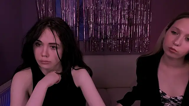 riley_sanders webcam