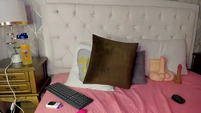 luna_forever7 webcam