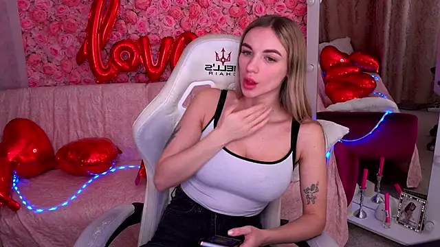 arinawong - ArinaWong's free webcam - UK Sex Cams