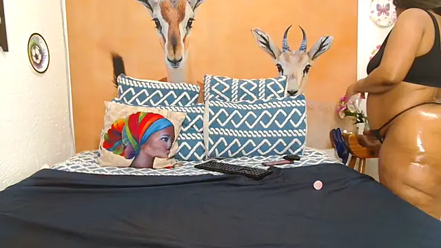 giantbootymilf - GiantBootyMilf's free webcam - UK Sex Cams