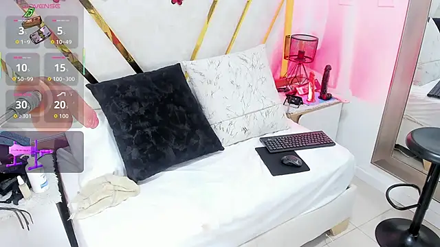 Luna_Naughty1 webcam