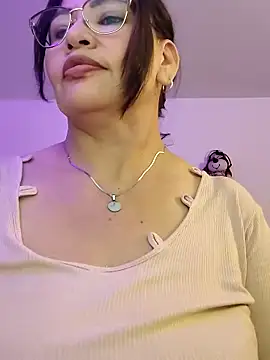 esmeralda_milf webcam