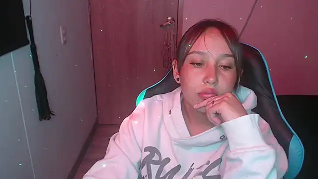 Skarlet_Adams28 webcam